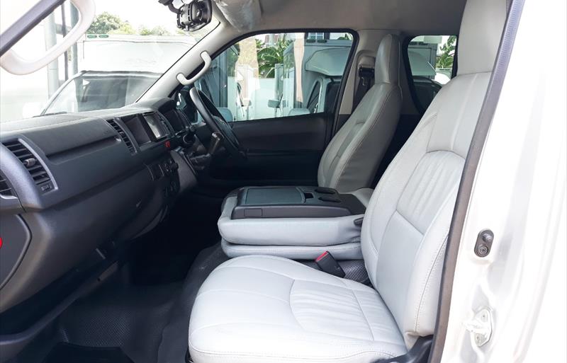 ขายรถตู้มือสอง-toyota-โตโยต้า-commuter-คอมมิวเตอร์-รถปี2017-รหัส72264-e721ba60.jpg ขายรถตู้มือสอง-toyota-โตโยต้า-commuter-คอมมิวเตอร์-รถปี2017-รหัส72264-e721ba60.jpg