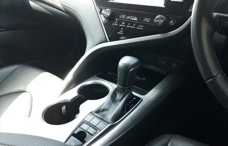 ขายรถเก๋งมือสอง-toyota-โตโยต้า-camry-คัมรี่-รถปี2019-รหัส72267-9302418e.jpg ขายรถเก๋งมือสอง-toyota-โตโยต้า-camry-คัมรี่-รถปี2019-รหัส72267-9302418e.jpg