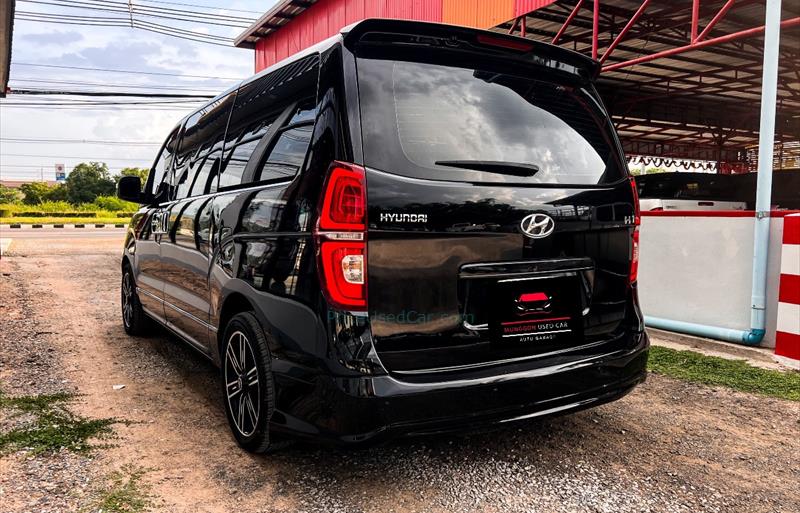 ขายรถตู้มือสอง-hyundai-ฮุนได-h-1-เอชวัน-รถปี2010-รหัส72291-5e7fd859.jpg ขายรถตู้มือสอง-hyundai-ฮุนได-h-1-เอชวัน-รถปี2010-รหัส72291-5e7fd859.jpg