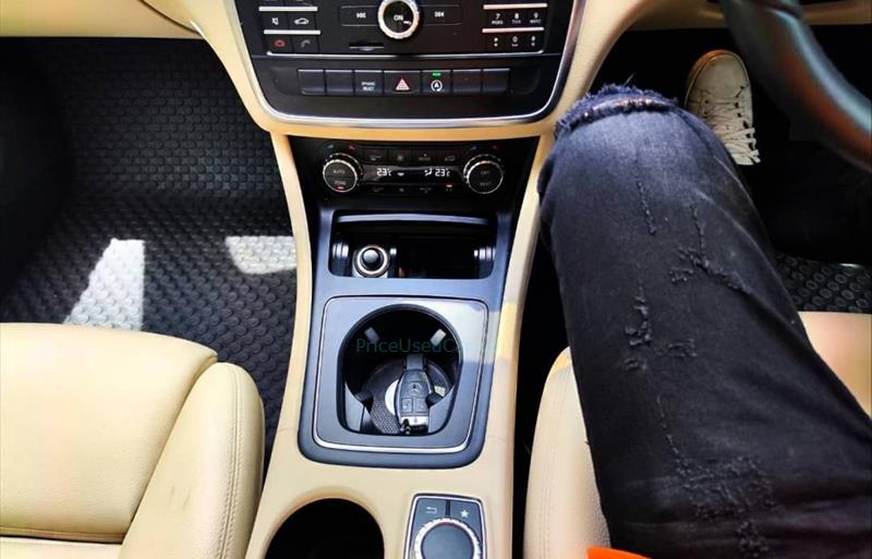 ขายรถเก๋งมือสอง-mercedes-benz-เมอร์เซเดสเบนซ์-gla200-รถปี2017-รหัส72316-0e8b4424.jpg ขายรถเก๋งมือสอง-mercedes-benz-เมอร์เซเดสเบนซ์-gla200-รถปี2017-รหัส72316-0e8b4424.jpg