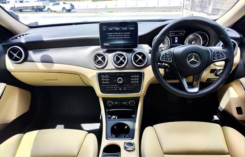 ขายรถเก๋งมือสอง-mercedes-benz-เมอร์เซเดสเบนซ์-gla200-รถปี2017-รหัส72316-dbd573b3.jpg ขายรถเก๋งมือสอง-mercedes-benz-เมอร์เซเดสเบนซ์-gla200-รถปี2017-รหัส72316-dbd573b3.jpg