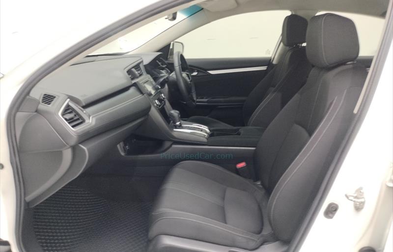 ขายรถเก๋งมือสอง-honda-ฮอนด้า-civic-ซีวิค-รถปี2018-รหัส72370-dd64beb9.jpg ขายรถเก๋งมือสอง-honda-ฮอนด้า-civic-ซีวิค-รถปี2018-รหัส72370-dd64beb9.jpg