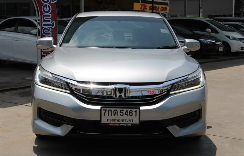 ขายรถเก๋งมือสอง honda accord รถปี2017 รหัส 72586 รูปที่2