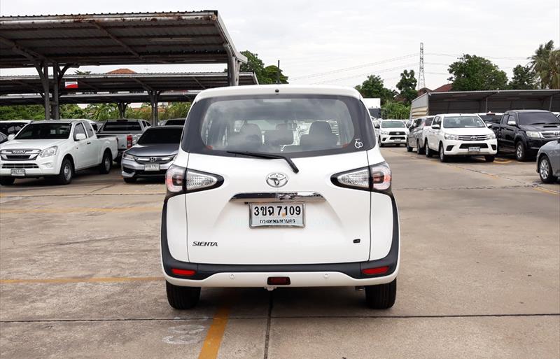 ขายรถเก๋งมือสอง toyota sienta รถปี2022 รหัส 72673 รูปที่4