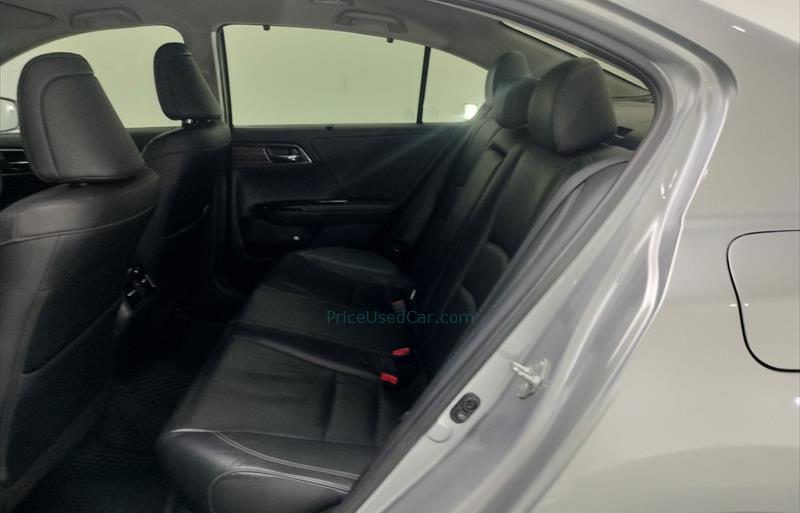 ขายรถเก๋งมือสอง-honda-ฮอนด้า-accord-แอคคอร์ด-รถปี2018-รหัส72737-2f46858b.jpg ขายรถเก๋งมือสอง-honda-ฮอนด้า-accord-แอคคอร์ด-รถปี2018-รหัส72737-2f46858b.jpg
