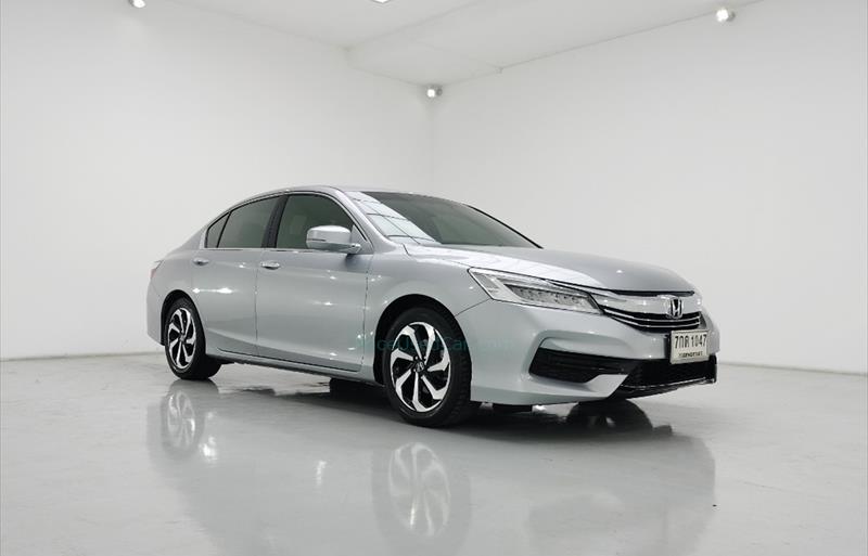 ขายรถเก๋งมือสอง honda accord รถปี2018 รหัส 72737 รูปที่5