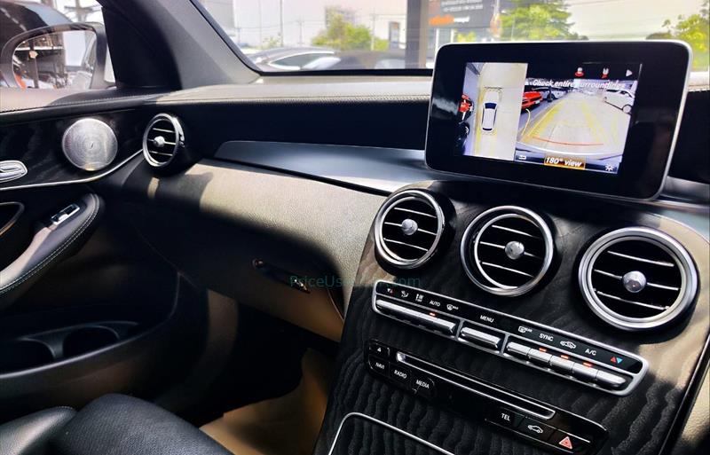 ขายรถเก๋งมือสอง-mercedes-benz-เมอร์เซเดสเบนซ์-glc250-จีแอลซีสองห้าศูนย์-รถปี2017-รหัส72743-7d7acb6b.jpg ขายรถเก๋งมือสอง-mercedes-benz-เมอร์เซเดสเบนซ์-glc250-จีแอลซีสองห้าศูนย์-รถปี2017-รหัส72743-7d7acb6b.jpg