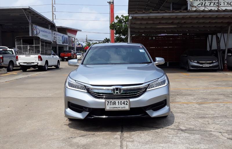 ขายรถเก๋งมือสอง honda accord รถปี2018 รหัส 72744 รูปที่2