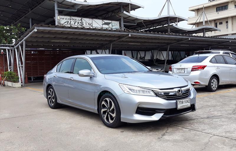 ขายรถเก๋งมือสอง honda accord รถปี2018 รหัส 72744 รูปที่6