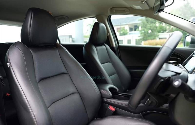 ขายรถ-suv-มือสอง-honda-ฮอนด้า-hr-v-เอชอาร์วี-รถปี2019-รหัส72907-9293a5ad.jpg ขายรถ-suv-มือสอง-honda-ฮอนด้า-hr-v-เอชอาร์วี-รถปี2019-รหัส72907-9293a5ad.jpg