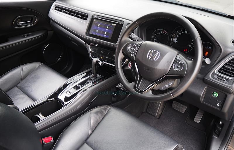 ขายรถ-suv-มือสอง-honda-ฮอนด้า-hr-v-เอชอาร์วี-รถปี2015-รหัส72908-2958e7f0.jpg ขายรถ-suv-มือสอง-honda-ฮอนด้า-hr-v-เอชอาร์วี-รถปี2015-รหัส72908-2958e7f0.jpg