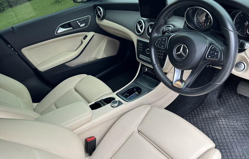 ขายรถเก๋งมือสอง-mercedes-benz-เมอร์เซเดสเบนซ์-cla200-รถปี2017-รหัส72912-effcdec9.jpg ขายรถเก๋งมือสอง-mercedes-benz-เมอร์เซเดสเบนซ์-cla200-รถปี2017-รหัส72912-effcdec9.jpg