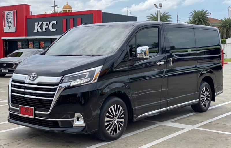 รถตู้มือสอง  TOYOTA VENTURY Majesty รถปี2020