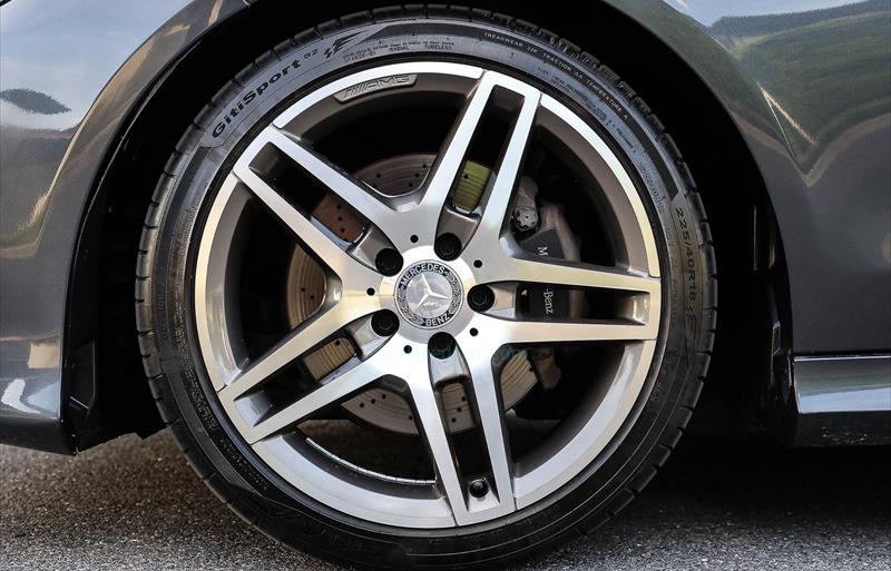 ขายรถเก๋งมือสอง-mercedes-benz-เมอร์เซเดสเบนซ์-e300-อีสามศูนย์ศูนย์-รถปี2015-รหัส72956-3eb537fa.jpg ขายรถเก๋งมือสอง-mercedes-benz-เมอร์เซเดสเบนซ์-e300-อีสามศูนย์ศูนย์-รถปี2015-รหัส72956-3eb537fa.jpg