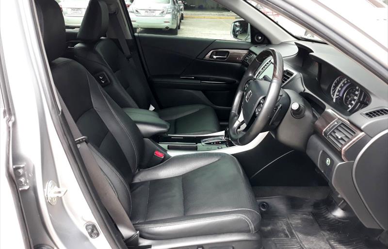 ขายรถเก๋งมือสอง-honda-ฮอนด้า-accord-แอคคอร์ด-รถปี2018-รหัส73068-2ed74de5.jpg ขายรถเก๋งมือสอง-honda-ฮอนด้า-accord-แอคคอร์ด-รถปี2018-รหัส73068-2ed74de5.jpg