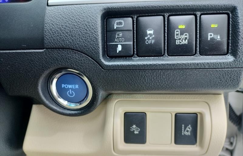 ขายรถเก๋งมือสอง-toyota-โตโยต้า-camry-คัมรี่-รถปี2016-รหัส73142-909cef0c.jpg ขายรถเก๋งมือสอง-toyota-โตโยต้า-camry-คัมรี่-รถปี2016-รหัส73142-909cef0c.jpg