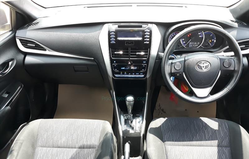 ขายรถเก๋งมือสอง-toyota-โตโยต้า-yaris-ยาริส-รถปี2017-รหัส73188-8d9cc998.jpg ขายรถเก๋งมือสอง-toyota-โตโยต้า-yaris-ยาริส-รถปี2017-รหัส73188-8d9cc998.jpg