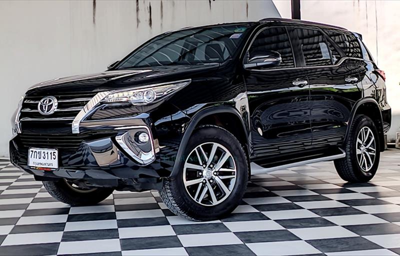รถ SUV มือสอง  TOYOTA FORTUNER 2.4 V รถปี2018