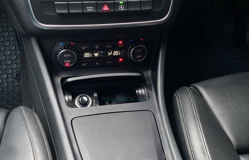 ขายรถเก๋งมือสอง-mercedes-benz-เมอร์เซเดสเบนซ์-cla200-รถปี2017-รหัส73214-9bdf19ac.jpg ขายรถเก๋งมือสอง-mercedes-benz-เมอร์เซเดสเบนซ์-cla200-รถปี2017-รหัส73214-9bdf19ac.jpg