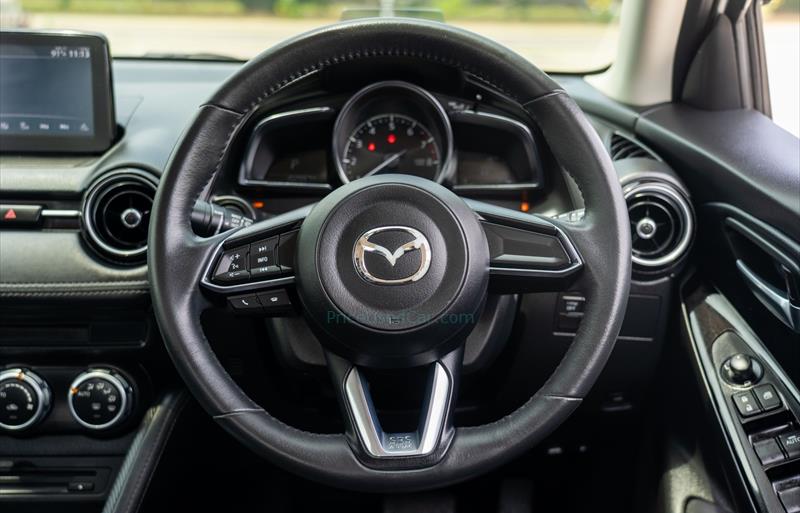 ขายรถเก๋งมือสอง-mazda-มาสด้า-2-สอง-รถปี2017-รหัส73230-f335025a.jpg ขายรถเก๋งมือสอง-mazda-มาสด้า-2-สอง-รถปี2017-รหัส73230-f335025a.jpg
