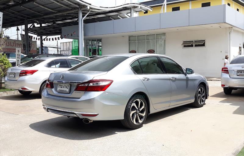 ขายรถเก๋งมือสอง honda accord รถปี2018 รหัส 73348 รูปที่5