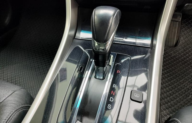 ขายรถเก๋งมือสอง-honda-ฮอนด้า-accord-แอคคอร์ด-รถปี2019-รหัส73373-8875298e.jpg ขายรถเก๋งมือสอง-honda-ฮอนด้า-accord-แอคคอร์ด-รถปี2019-รหัส73373-8875298e.jpg