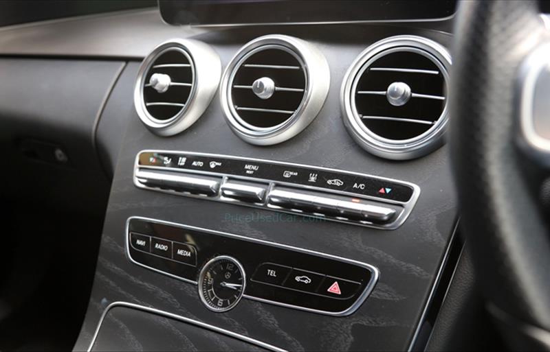 ขายรถเก๋งมือสอง-mercedes-benz-เมอร์เซเดสเบนซ์-c300-รถปี2022-รหัส73428-63d08a26.jpg ขายรถเก๋งมือสอง-mercedes-benz-เมอร์เซเดสเบนซ์-c300-รถปี2022-รหัส73428-63d08a26.jpg