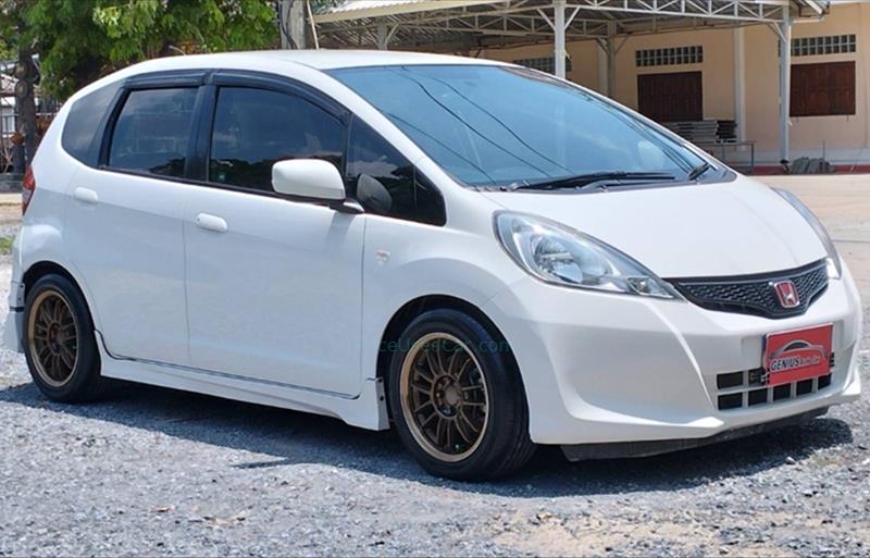 ขายรถเก๋งมือสอง-honda-ฮอนด้า-jazz-แจ๊ส-รถปี2013-รหัส73453-f8638005.jpg ขายรถเก๋งมือสอง-honda-ฮอนด้า-jazz-แจ๊ส-รถปี2013-รหัส73453-f8638005.jpg