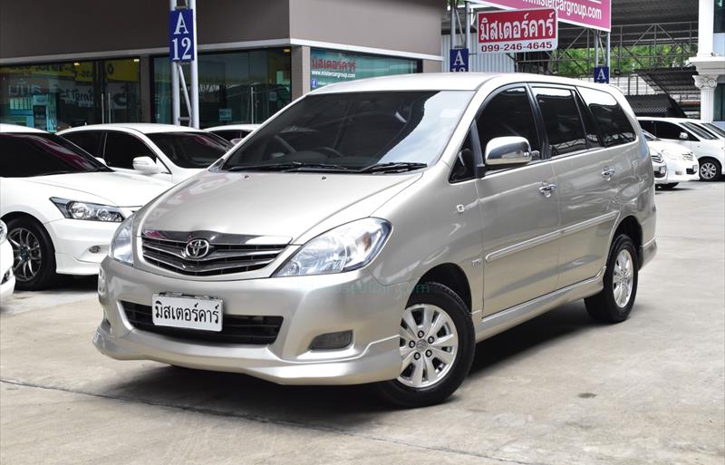 รถตู้มือสอง TOYOTA INNOVA รถปี 2010