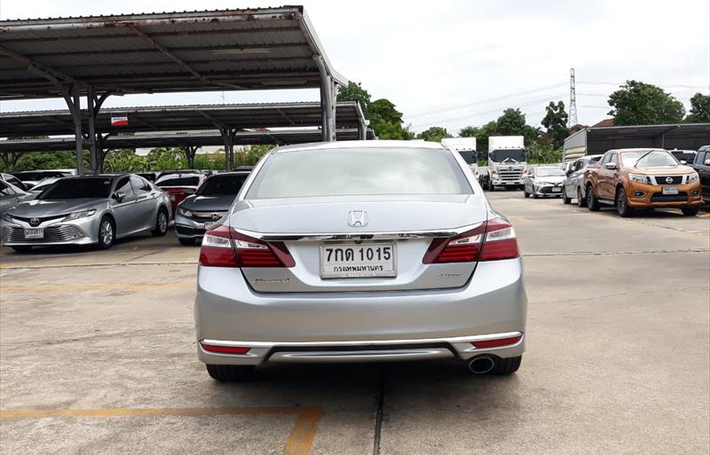 ขายรถเก๋งมือสอง honda accord รถปี2018 รหัส 73510 รูปที่4