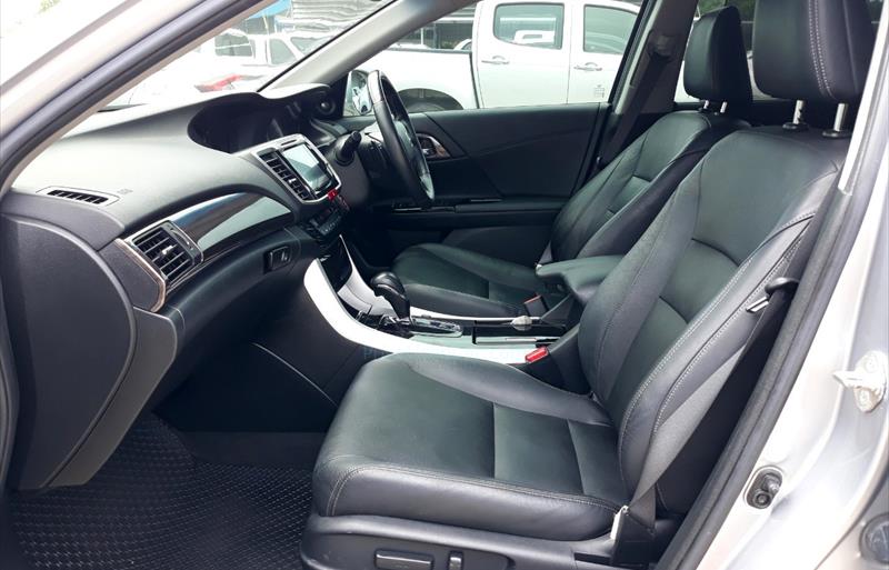 ขายรถเก๋งมือสอง-honda-ฮอนด้า-accord-แอคคอร์ด-รถปี2018-รหัส73567-cb80a911.jpg ขายรถเก๋งมือสอง-honda-ฮอนด้า-accord-แอคคอร์ด-รถปี2018-รหัส73567-cb80a911.jpg