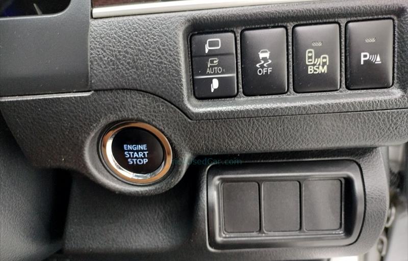 ขายรถเก๋งมือสอง-toyota-โตโยต้า-camry-คัมรี่-รถปี2018-รหัส73575-738bd01d.jpg ขายรถเก๋งมือสอง-toyota-โตโยต้า-camry-คัมรี่-รถปี2018-รหัส73575-738bd01d.jpg