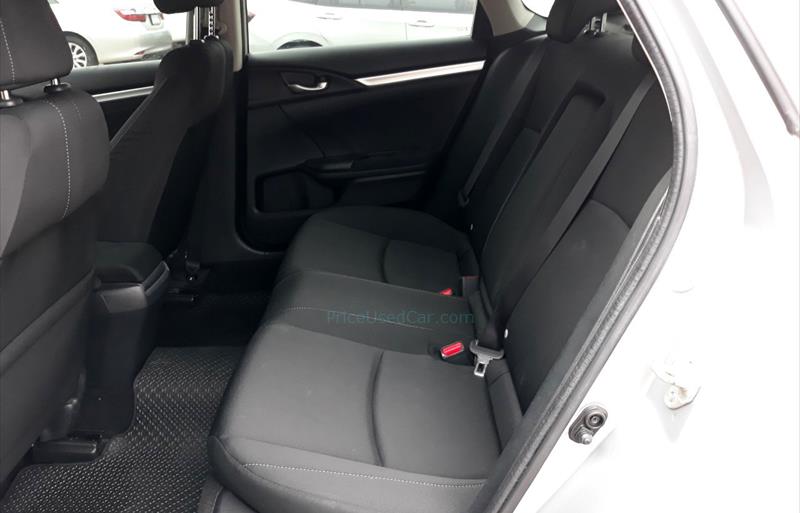 ขายรถเก๋งมือสอง-honda-ฮอนด้า-civic-ซีวิค-รถปี2018-รหัส73578-7f98180b.jpg ขายรถเก๋งมือสอง-honda-ฮอนด้า-civic-ซีวิค-รถปี2018-รหัส73578-7f98180b.jpg