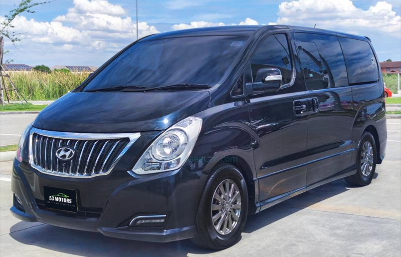 รถตู้มือสอง HYUNDAI H-1 รถปี 2018
