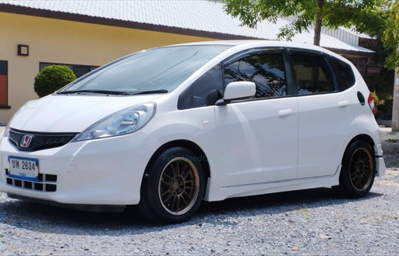 รถเก๋งมือสอง HONDA JAZZ รถปี 2013