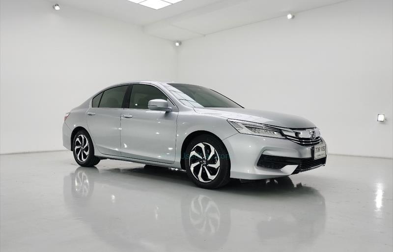 ขายรถเก๋งมือสอง honda accord รถปี2018 รหัส 73668 รูปที่5