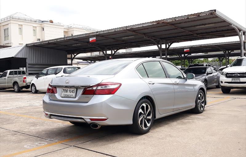 ขายรถเก๋งมือสอง honda accord รถปี2018 รหัส 73680 รูปที่5