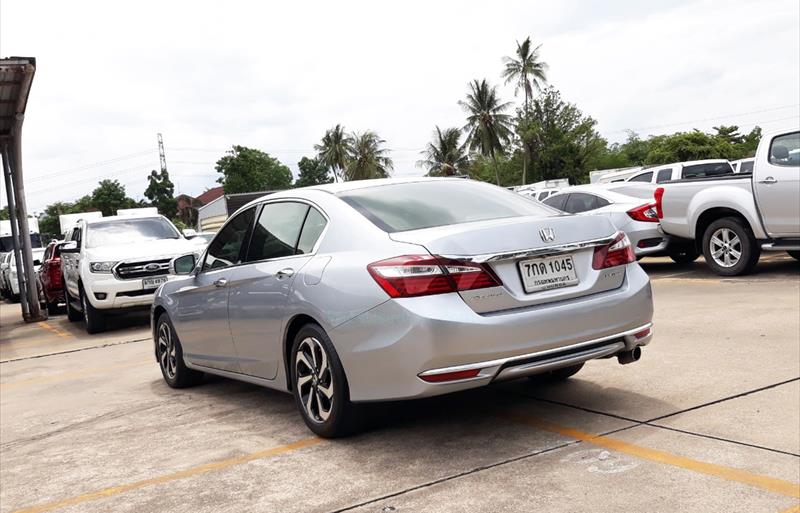 ขายรถเก๋งมือสอง honda accord รถปี2018 รหัส 73680 รูปที่3