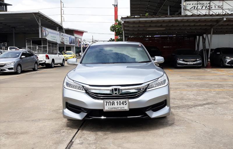 ขายรถเก๋งมือสอง honda accord รถปี2018 รหัส 73680 รูปที่2