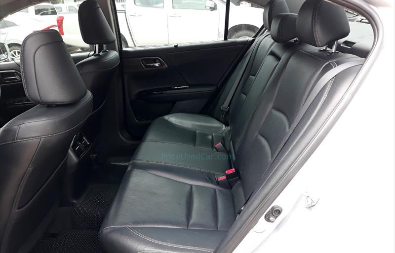 ขายรถเก๋งมือสอง-honda-ฮอนด้า-accord-แอคคอร์ด-รถปี2018-รหัส73680-71ece40a.jpg ขายรถเก๋งมือสอง-honda-ฮอนด้า-accord-แอคคอร์ด-รถปี2018-รหัส73680-71ece40a.jpg