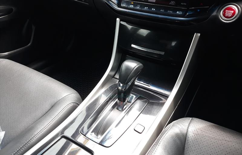 ขายรถเก๋งมือสอง-honda-ฮอนด้า-accord-แอคคอร์ด-รถปี2018-รหัส73680-c9ff7994.jpg ขายรถเก๋งมือสอง-honda-ฮอนด้า-accord-แอคคอร์ด-รถปี2018-รหัส73680-c9ff7994.jpg