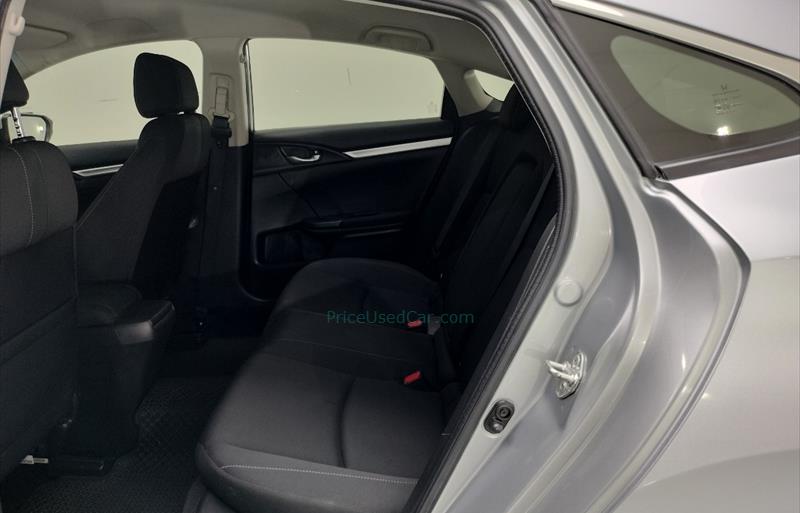 ขายรถเก๋งมือสอง-honda-ฮอนด้า-civic-ซีวิค-รถปี2017-รหัส73740-d06ae46f.jpg ขายรถเก๋งมือสอง-honda-ฮอนด้า-civic-ซีวิค-รถปี2017-รหัส73740-d06ae46f.jpg