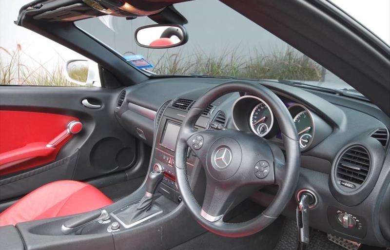 ขายรถเก๋งมือสอง-mercedes-benz-เมอร์เซเดสเบนซ์-slk200-รถปี2009-รหัส73792-5b9f1bce.jpg ขายรถเก๋งมือสอง-mercedes-benz-เมอร์เซเดสเบนซ์-slk200-รถปี2009-รหัส73792-5b9f1bce.jpg