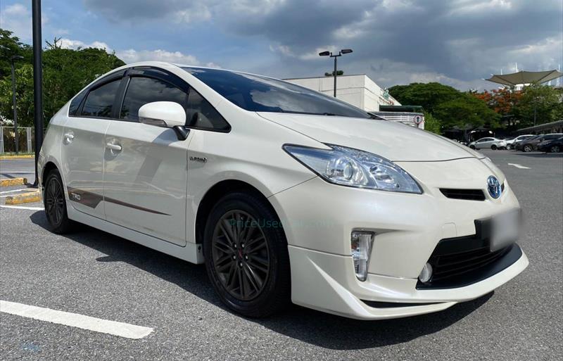 รถเก๋งมือสอง TOYOTA PRIUS รถปี 2013