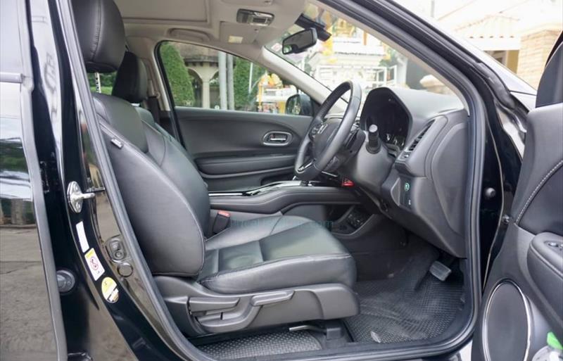 ขายรถ-suv-มือสอง-honda-ฮอนด้า-hr-v-เอชอาร์วี-รถปี2015-รหัส73854-eed96b01.jpg ขายรถ-suv-มือสอง-honda-ฮอนด้า-hr-v-เอชอาร์วี-รถปี2015-รหัส73854-eed96b01.jpg