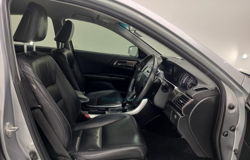 ขายรถเก๋งมือสอง-honda-ฮอนด้า-accord-แอคคอร์ด-รถปี2018-รหัส73945-40a6f7df.jpg ขายรถเก๋งมือสอง-honda-ฮอนด้า-accord-แอคคอร์ด-รถปี2018-รหัส73945-40a6f7df.jpg