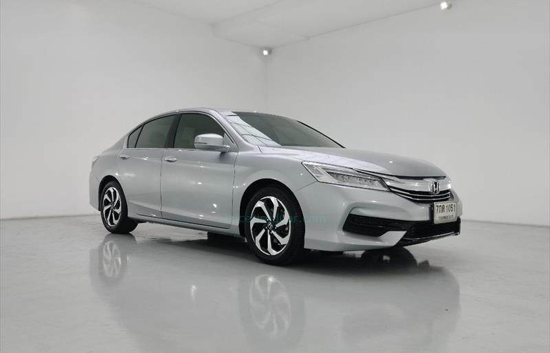 ขายรถเก๋งมือสอง-honda-ฮอนด้า-accord-แอคคอร์ด-รถปี2018-รหัส73945-4c731606.jpg ขายรถเก๋งมือสอง-honda-ฮอนด้า-accord-แอคคอร์ด-รถปี2018-รหัส73945-4c731606.jpg