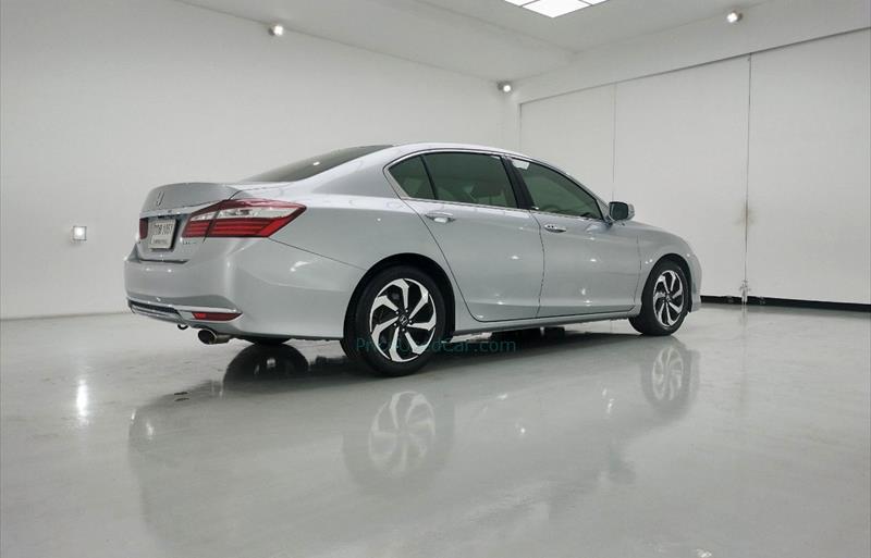 ขายรถเก๋งมือสอง-honda-ฮอนด้า-accord-แอคคอร์ด-รถปี2018-รหัส73945-82bc5a03.jpg ขายรถเก๋งมือสอง-honda-ฮอนด้า-accord-แอคคอร์ด-รถปี2018-รหัส73945-82bc5a03.jpg