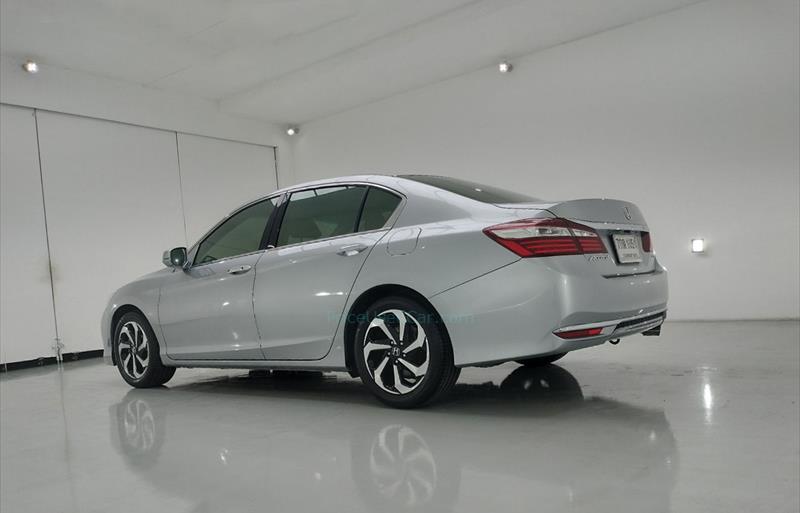 ขายรถเก๋งมือสอง-honda-ฮอนด้า-accord-แอคคอร์ด-รถปี2018-รหัส73945-a2faf157.jpg ขายรถเก๋งมือสอง-honda-ฮอนด้า-accord-แอคคอร์ด-รถปี2018-รหัส73945-a2faf157.jpg