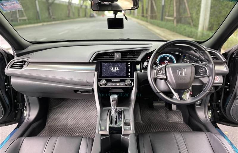 ขายรถเก๋งมือสอง-honda-ฮอนด้า-civic-ซีวิค-รถปี2018-รหัส73999-70572b45.jpg ขายรถเก๋งมือสอง-honda-ฮอนด้า-civic-ซีวิค-รถปี2018-รหัส73999-70572b45.jpg